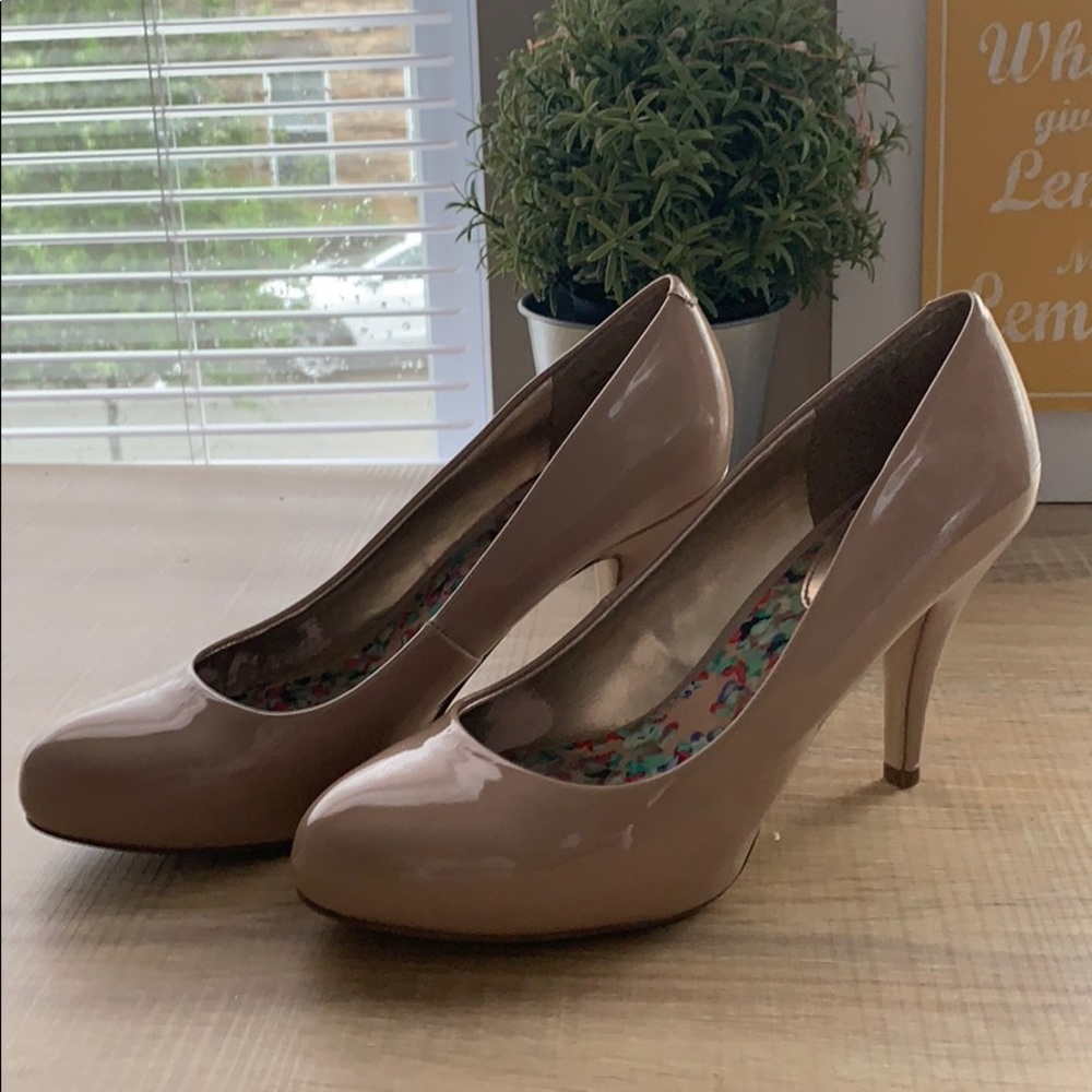 Steve Madden - Madden Girl nude patent pumps